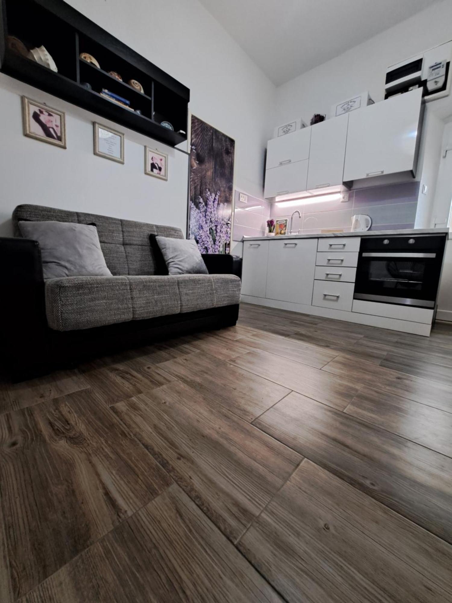 Villa Kuca Za Odmor Eni **** à Šibenik Extérieur photo