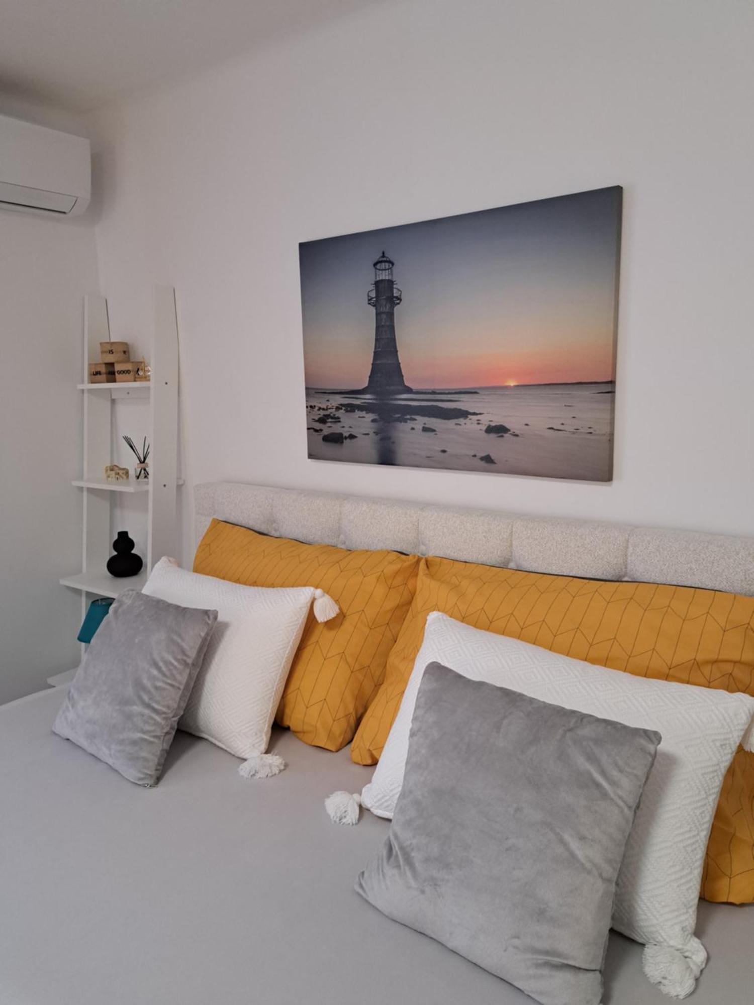 Villa Kuca Za Odmor Eni **** à Šibenik Extérieur photo