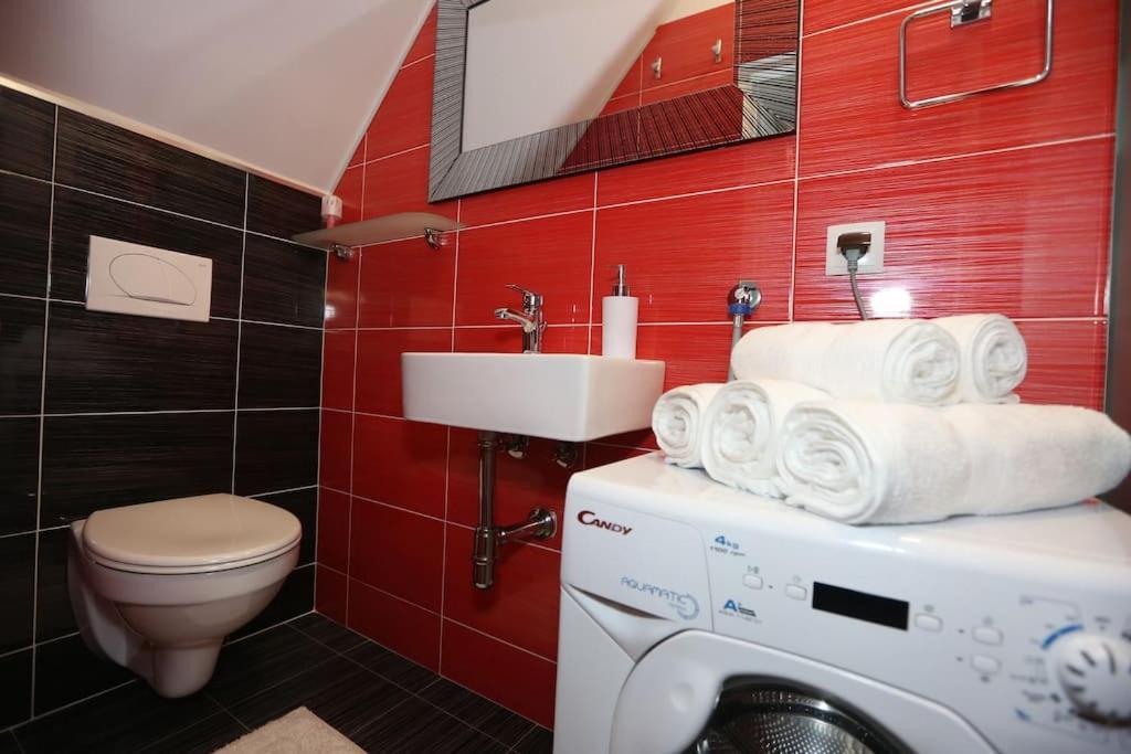 Villa Kuca Za Odmor Eni **** à Šibenik Extérieur photo